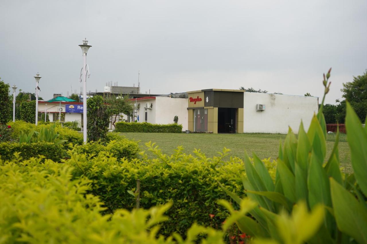 Farm Green View Resort Orchha Exterior foto